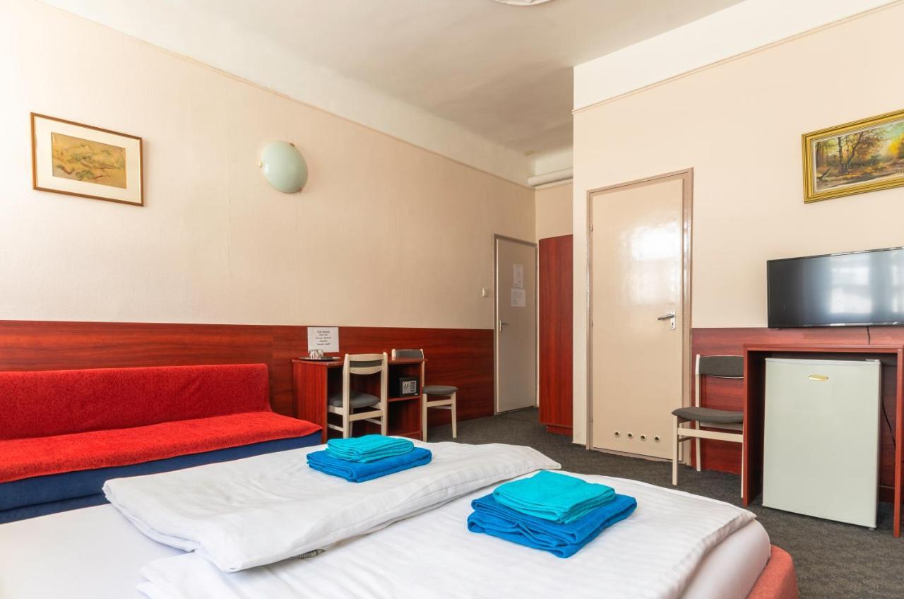 Eitans Guesthouse บูดาเปสต์ ภายนอก รูปภาพ