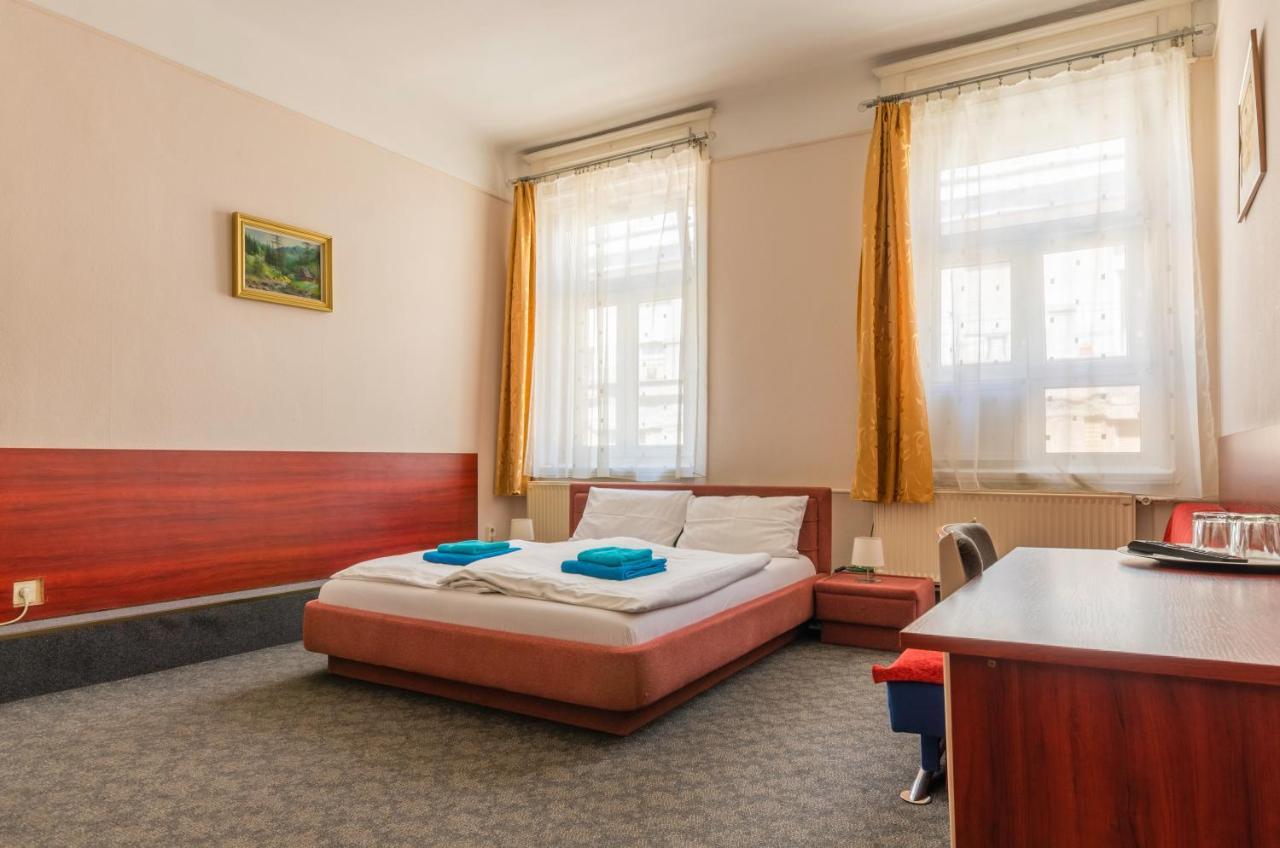 Eitans Guesthouse บูดาเปสต์ ภายนอก รูปภาพ