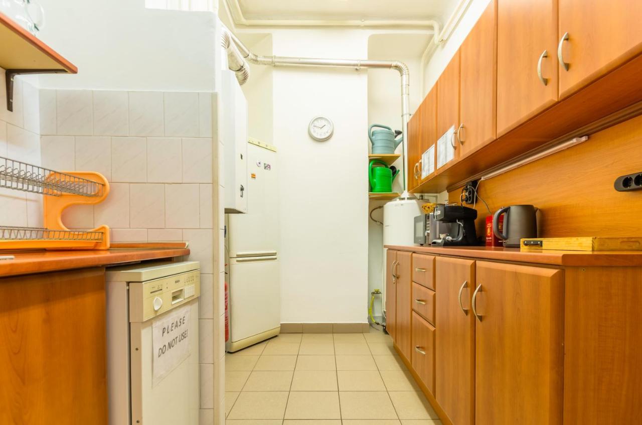 Eitans Guesthouse บูดาเปสต์ ภายนอก รูปภาพ