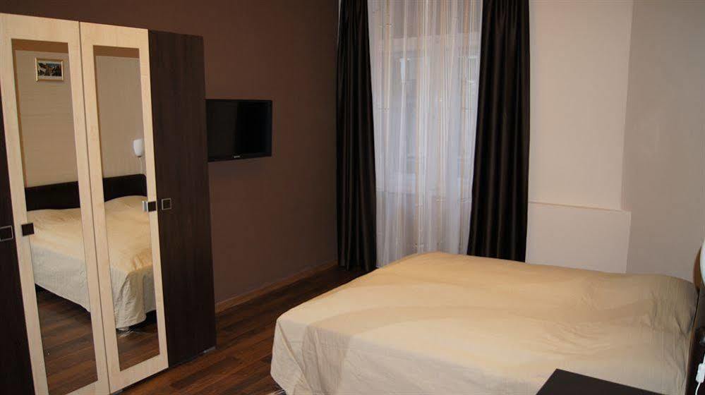 Eitans Guesthouse บูดาเปสต์ ภายนอก รูปภาพ